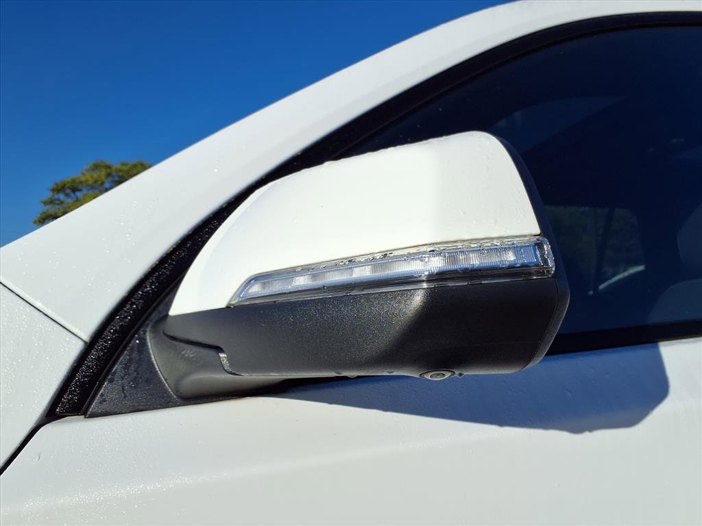 Used 2022 Chevrolet Traverse RS w/ LPO, Floor Liner Package image 2