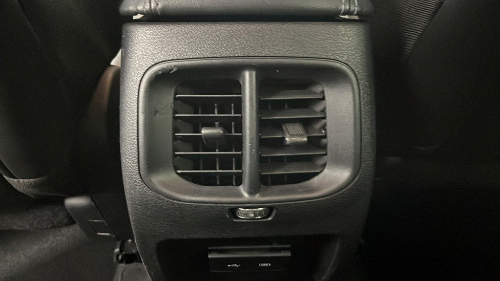Used 2020 Jeep Cherokee Latitude Plus AWD/4WD image 34