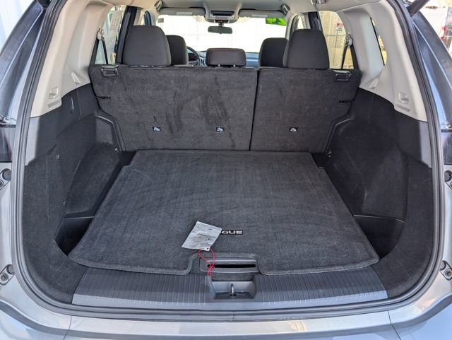 Used 2024 Nissan Rogue SV image 25