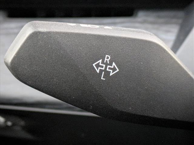 Used 2024 BMW 530i xDrive w/ Convenience Package image 12