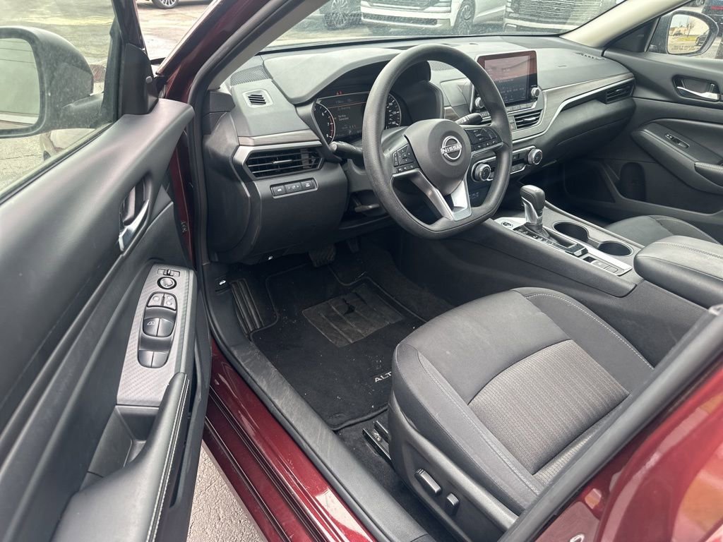 Used 2025 Nissan Altima 2.5 SV AWD/4WD image 26