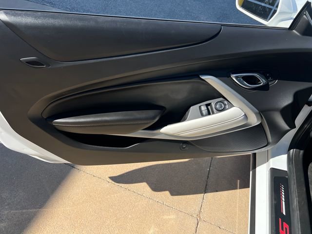 Used 2017 Chevrolet Camaro SS image 10