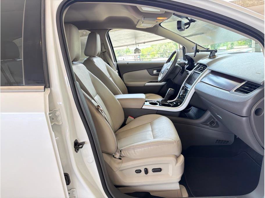 Used 2012 Ford Edge Limited w/ Driver Entry Pkg FWD image 14
