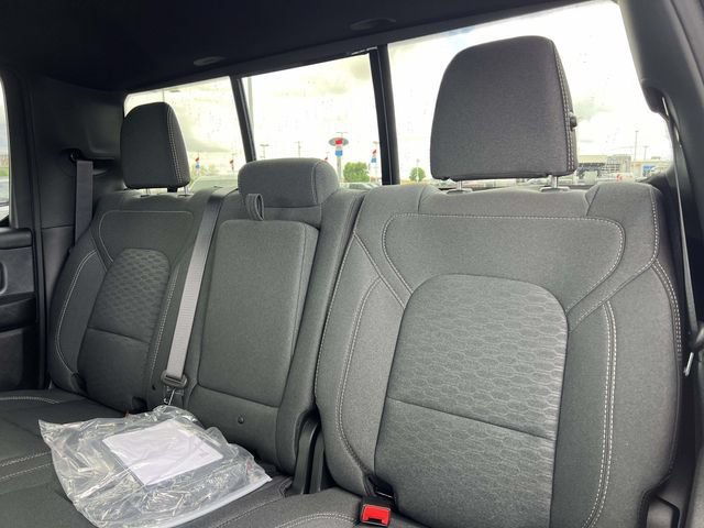 New 2026 RAM 1500 Express AWD/4WD image 26