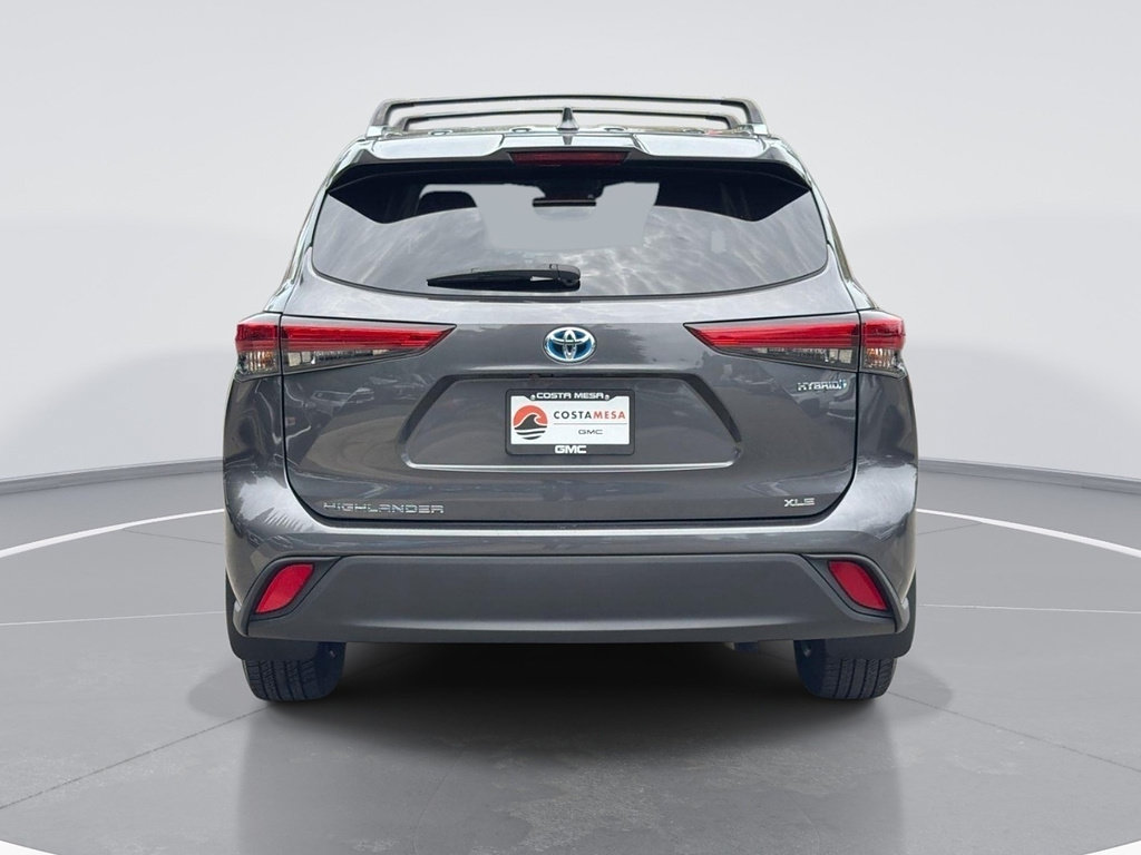 Used 2021 Toyota Highlander XLE AWD/4WD image 4