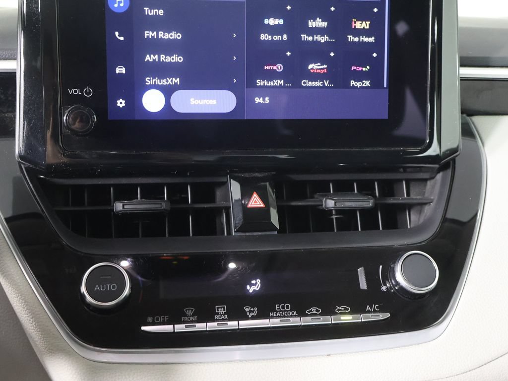 Used 2025 Toyota Corolla LE FWD image 39