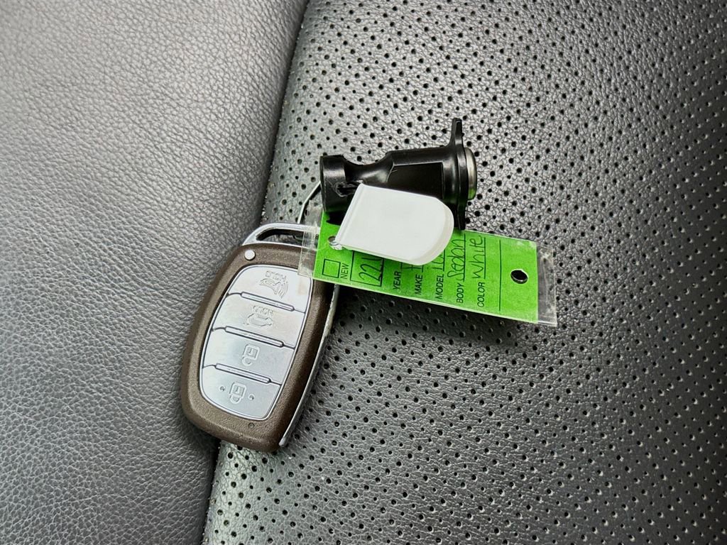 Used 2019 Hyundai Ioniq Limited image 34