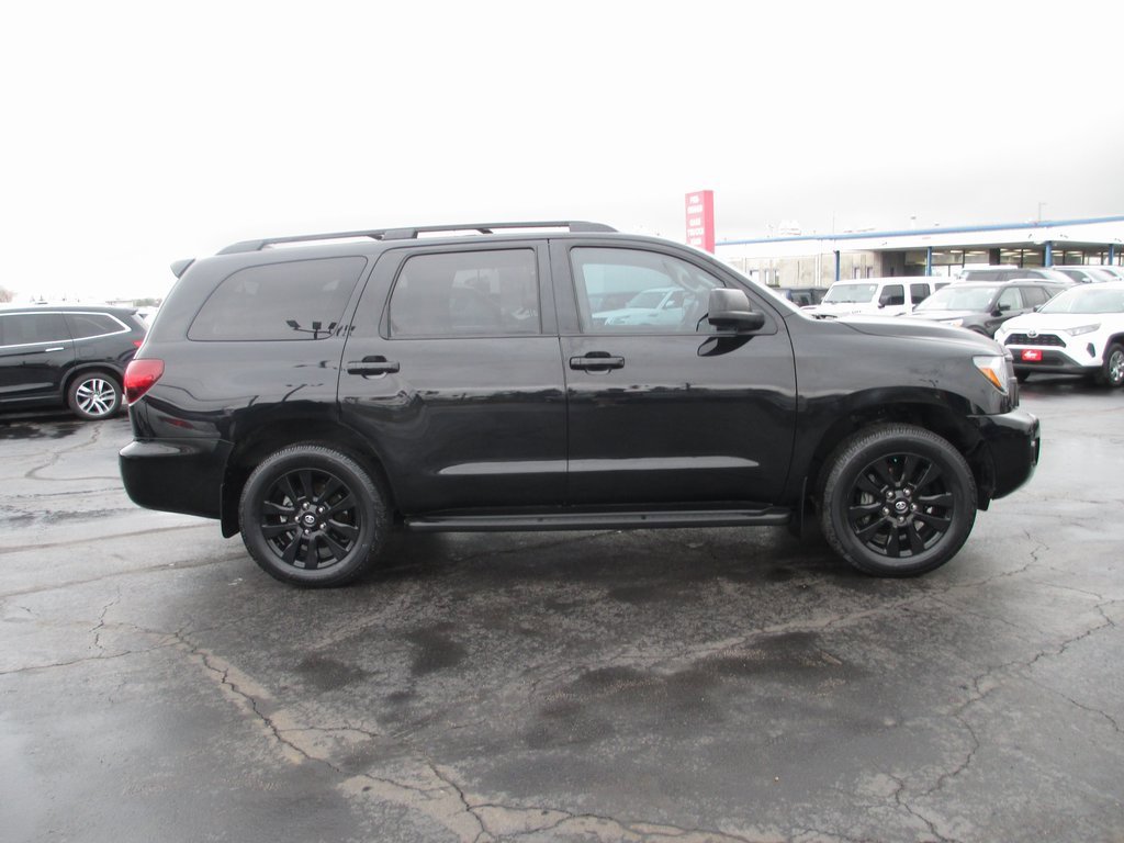 Used 2022 Toyota Sequoia SR5 w/ Premium Package image 4