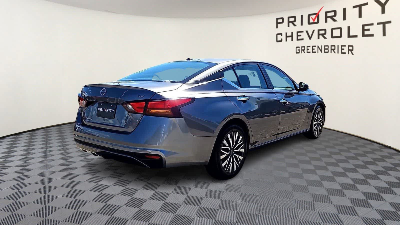 Used 2024 Nissan Altima 2.5 SV FWD image 8