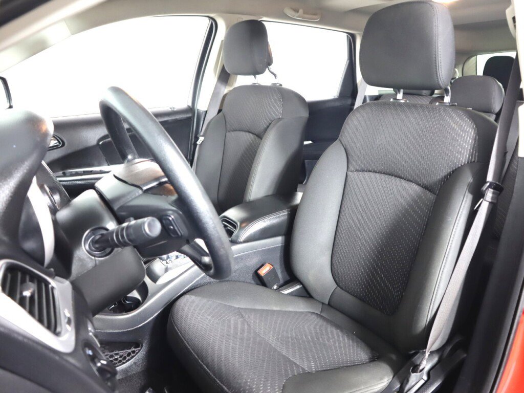 Used 2019 Dodge Journey SE image 25