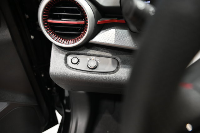 New 2026 Chevrolet Trax RS w/ Sunroof Package FWD image 25
