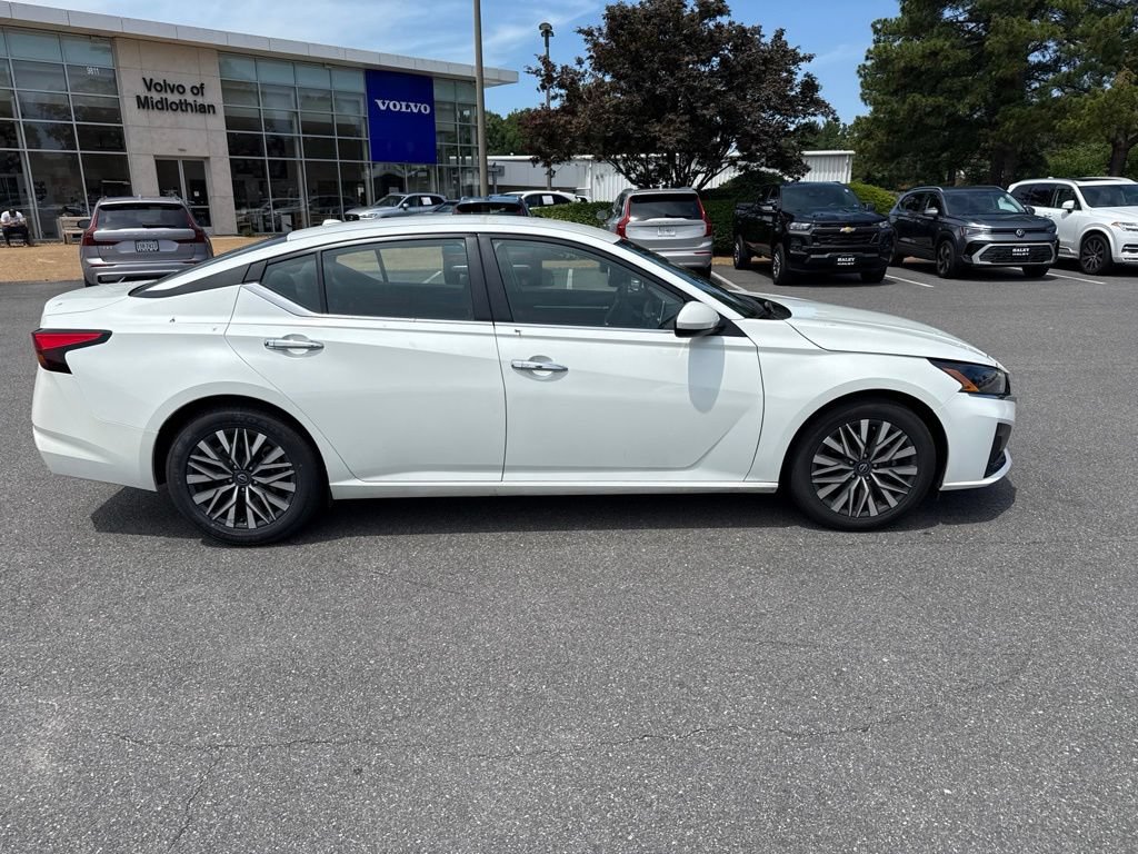 Used 2023 Nissan Altima 2.5 SV