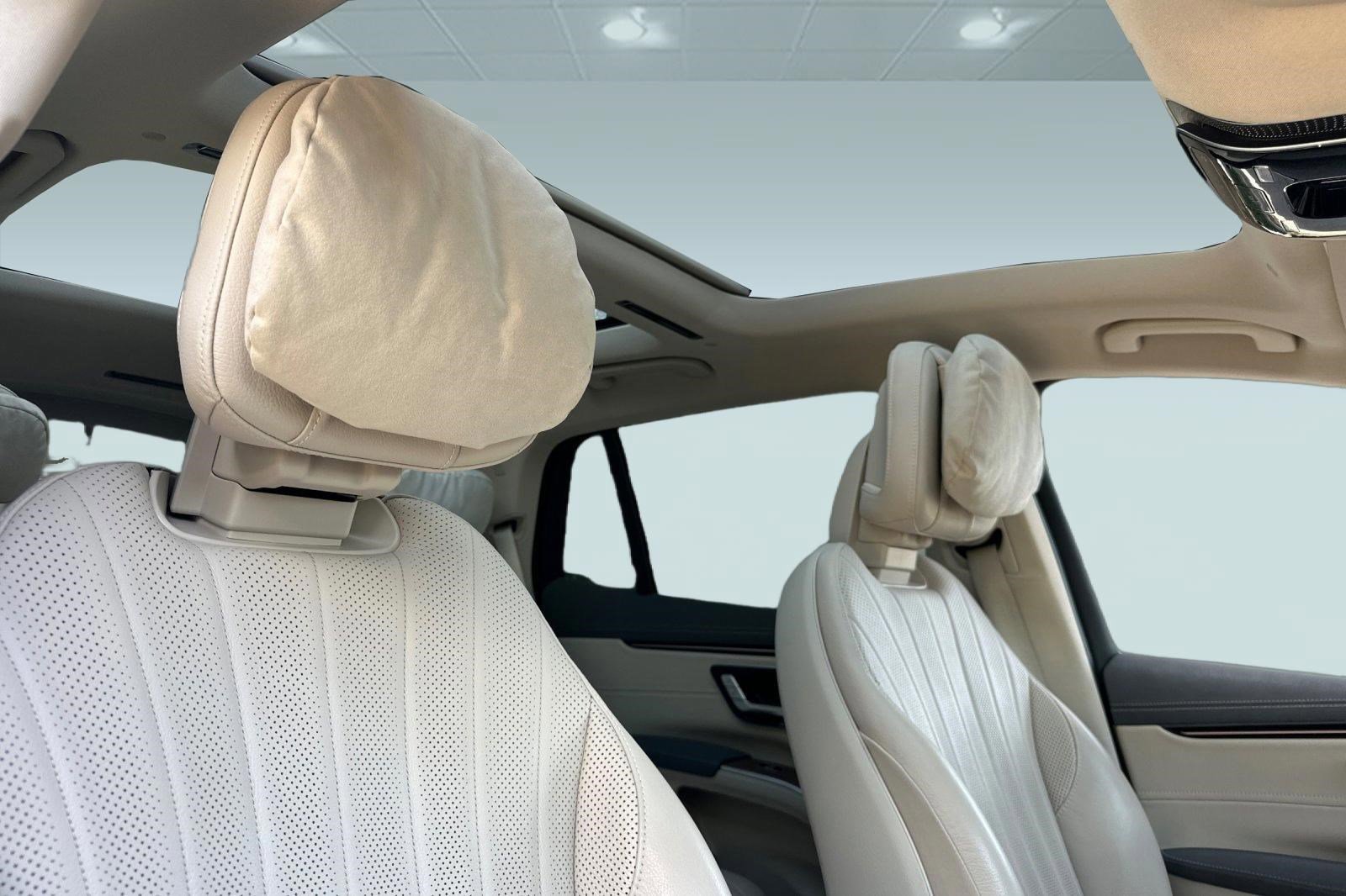 Used 2023 Mercedes-Benz EQS 580 4MATIC SUV image 15