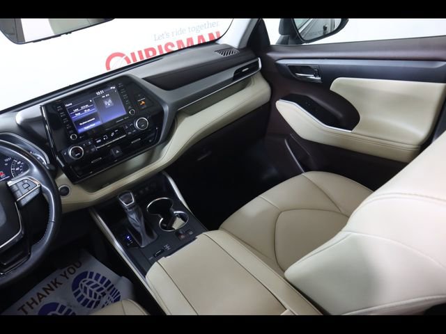 Used 2021 Toyota Highlander XLE image 26