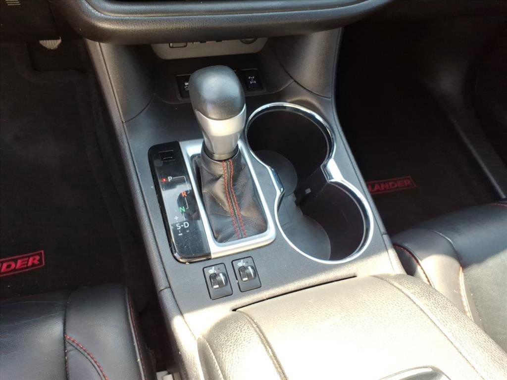 Used 2019 Toyota Highlander SE w/ Nightshade Edition image 31