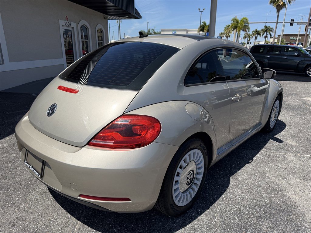 Used 2014 Volkswagen Beetle 2.5 image 4