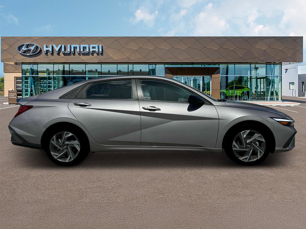 New 2025 Hyundai Elantra SEL w/ Cargo Package FWD image 9