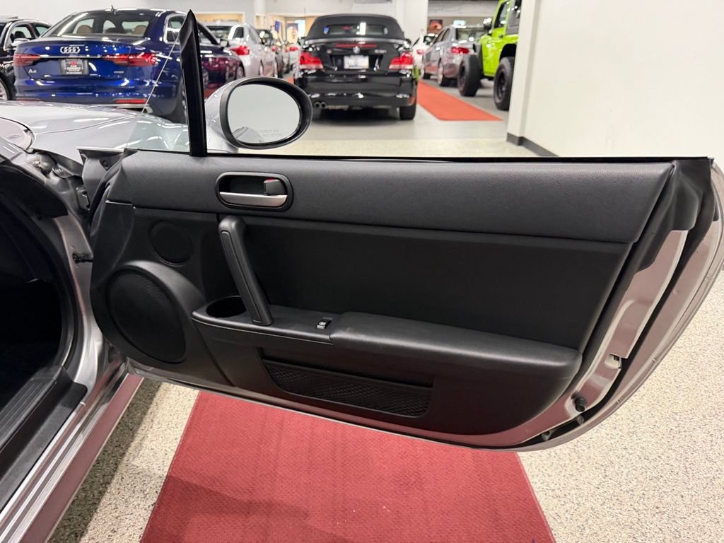 Used 2011 MAZDA MX-5 Miata Sport RWD image 32