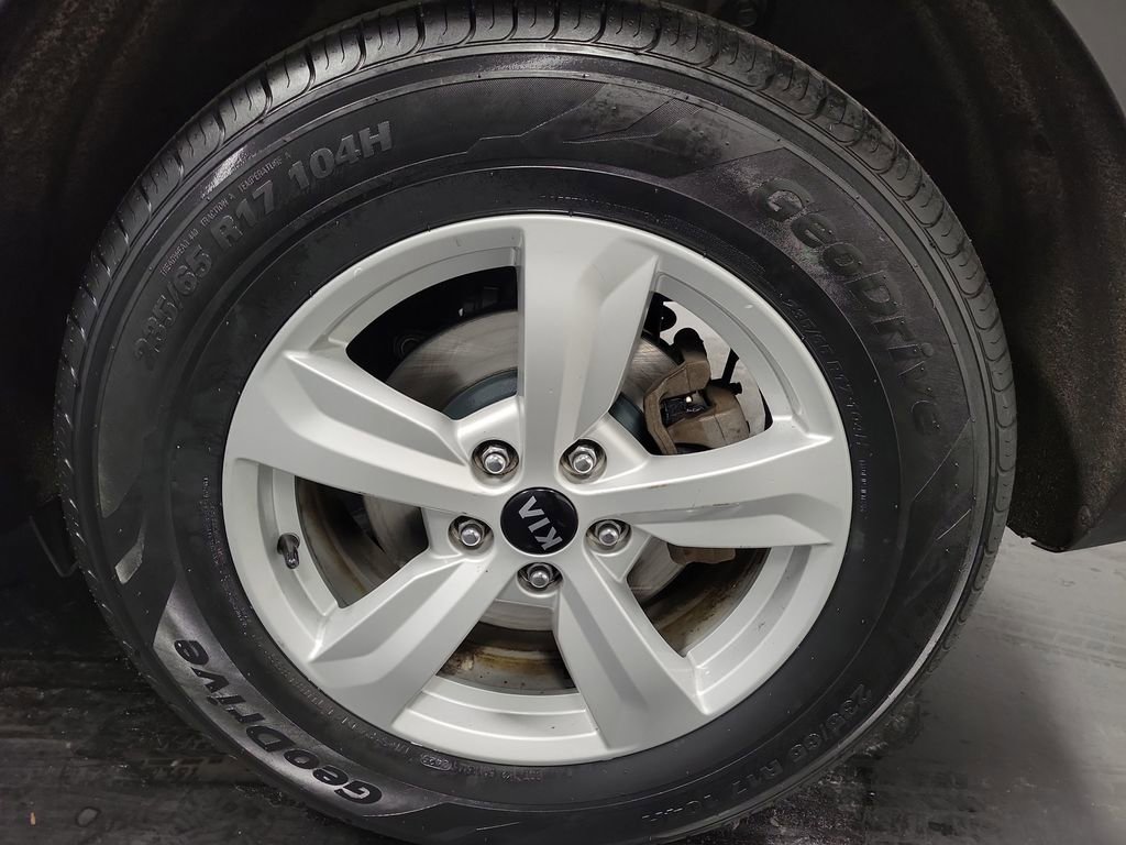 Used 2021 Kia Sorento LX image 10