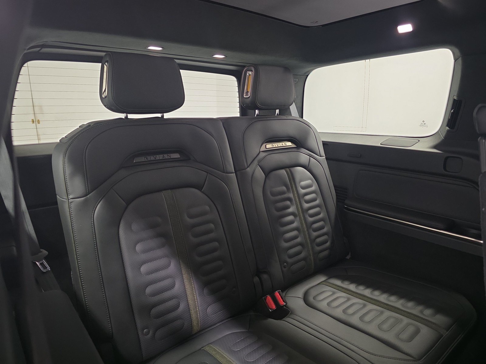 Used 2023 Rivian R1S Launch Edition AWD/4WD image 25
