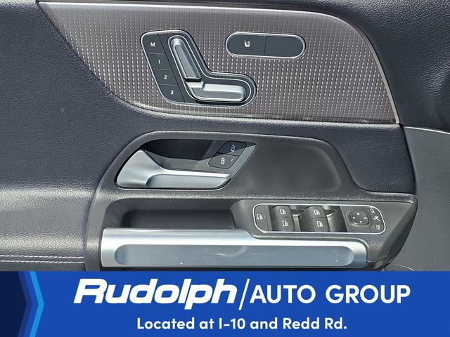 Used 2023 Mercedes-Benz GLB 250 4MATIC w/ Premium Package image 11