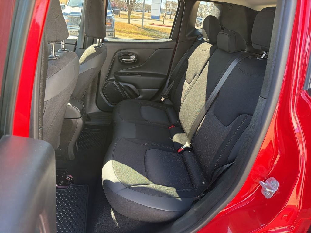 Used 2023 Jeep Renegade Latitude image 24