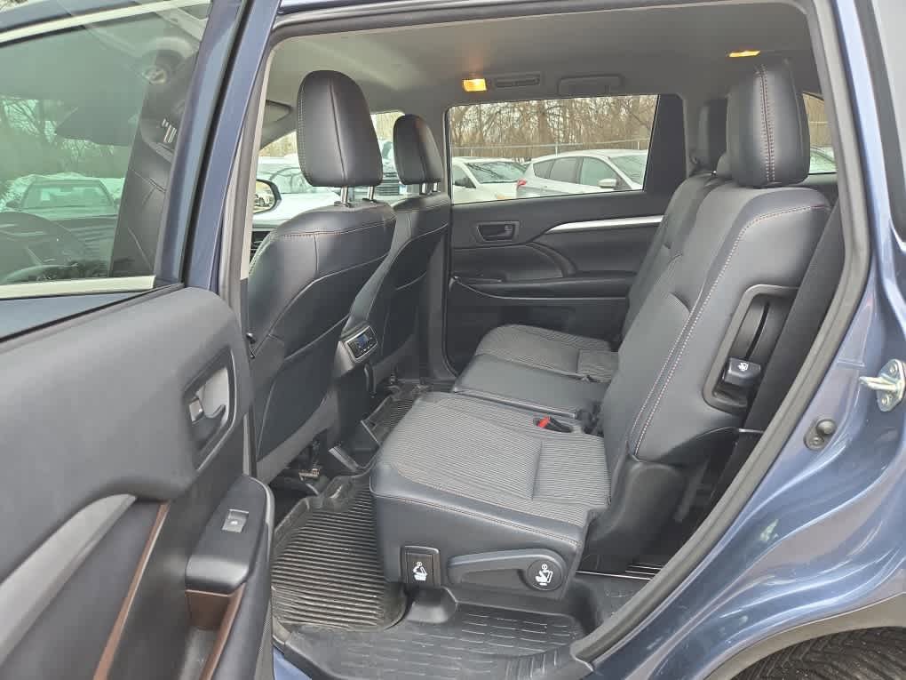 Used 2018 Toyota Highlander Plus image 9