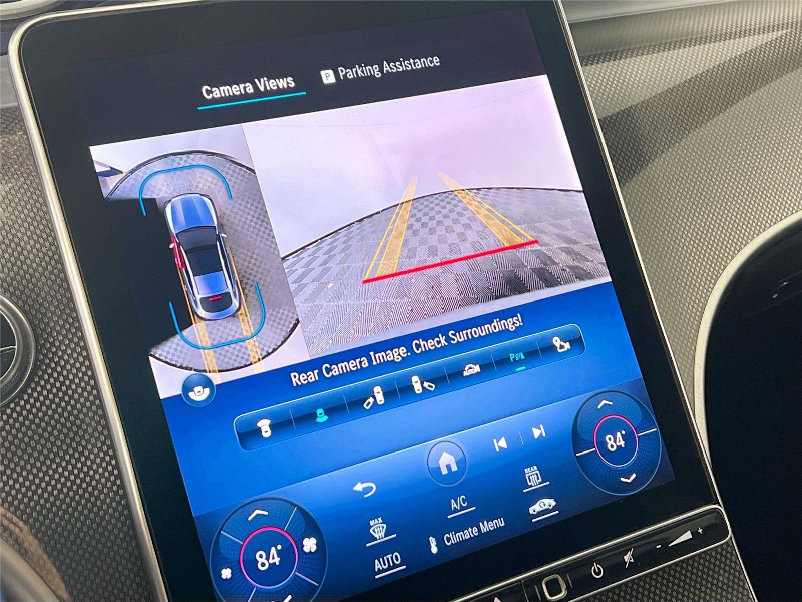 Used 2024 Mercedes-Benz GLC 300 4MATIC image 12