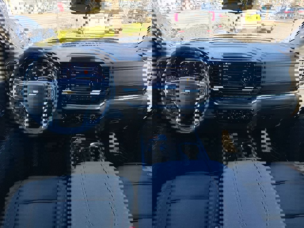 Used 2025 Chevrolet Silverado 1500 LT w/ Leather Package RWD image 24