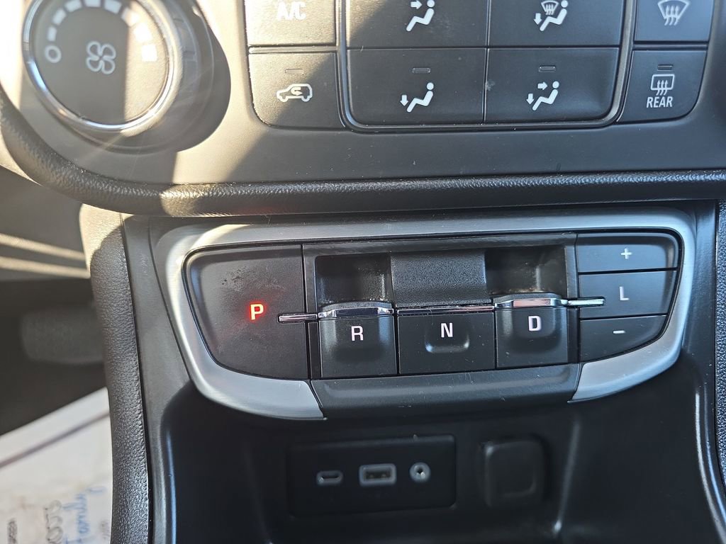 Used 2024 GMC Terrain SLE FWD image 19