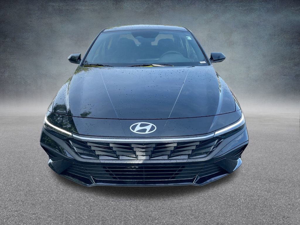 Used 2025 Hyundai Elantra Sport image 35