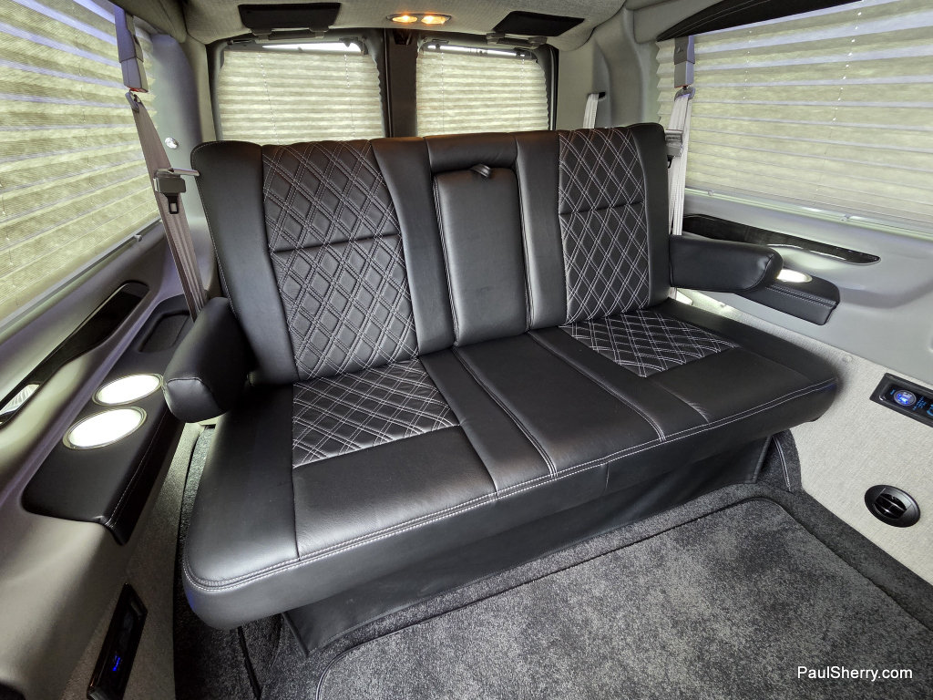 Used 2023 Chevrolet Express 2500 RWD image 4