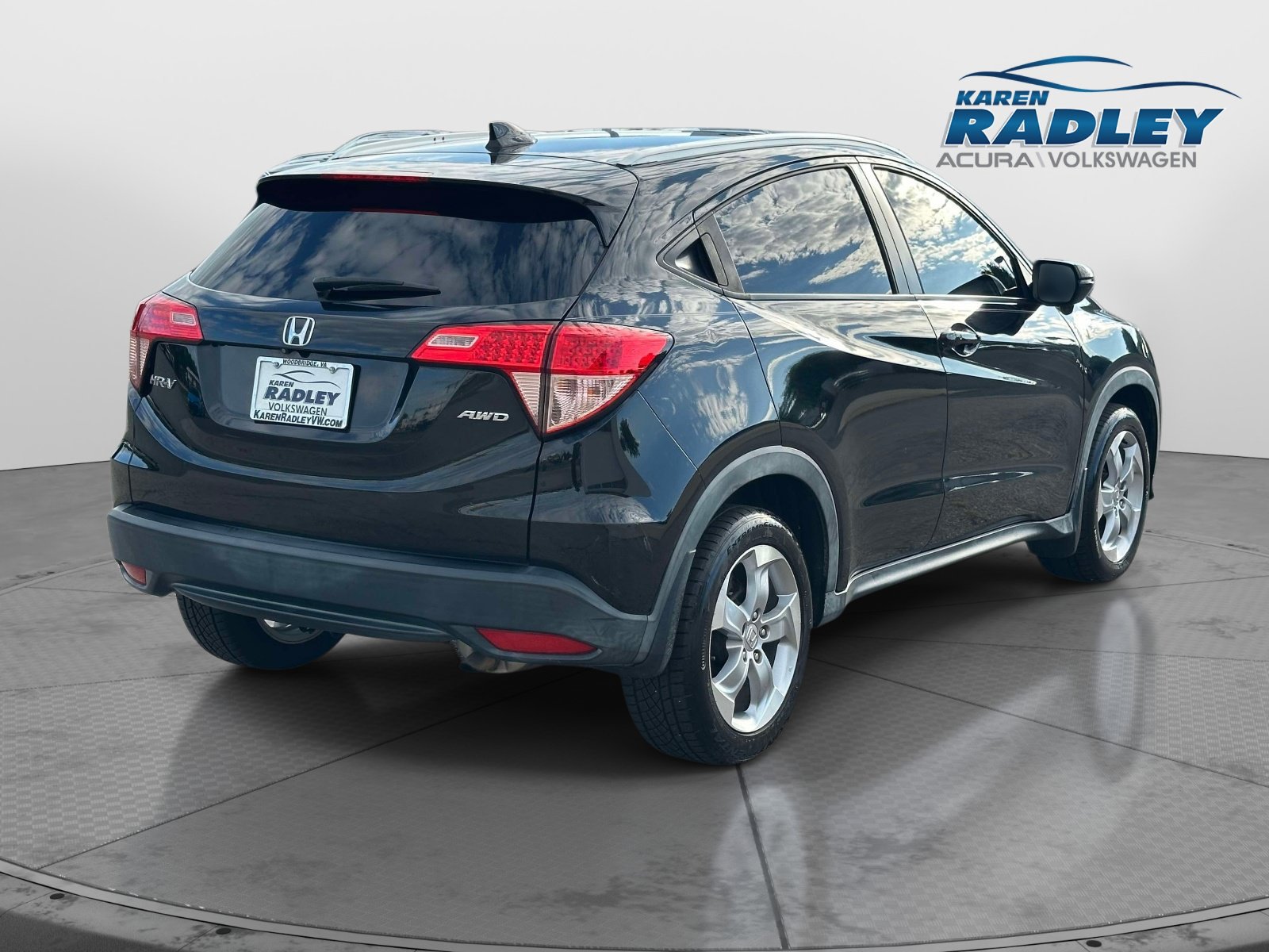 Used 2017 Honda HR-V EX-L image 2