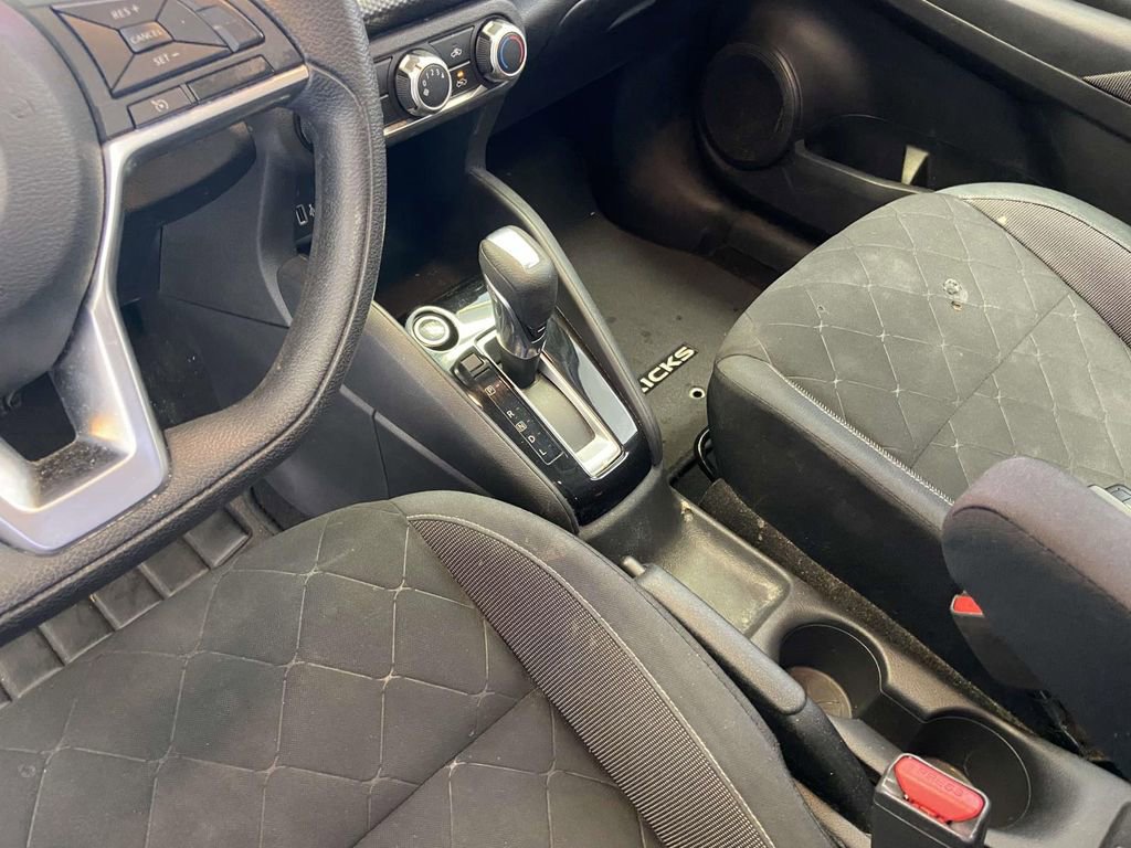 Used 2020 Nissan Kicks S image 22