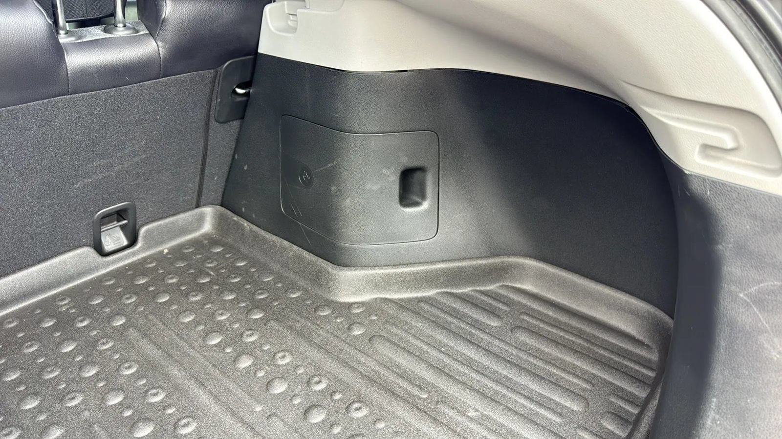 Used 2014 Honda Insight EX image 20