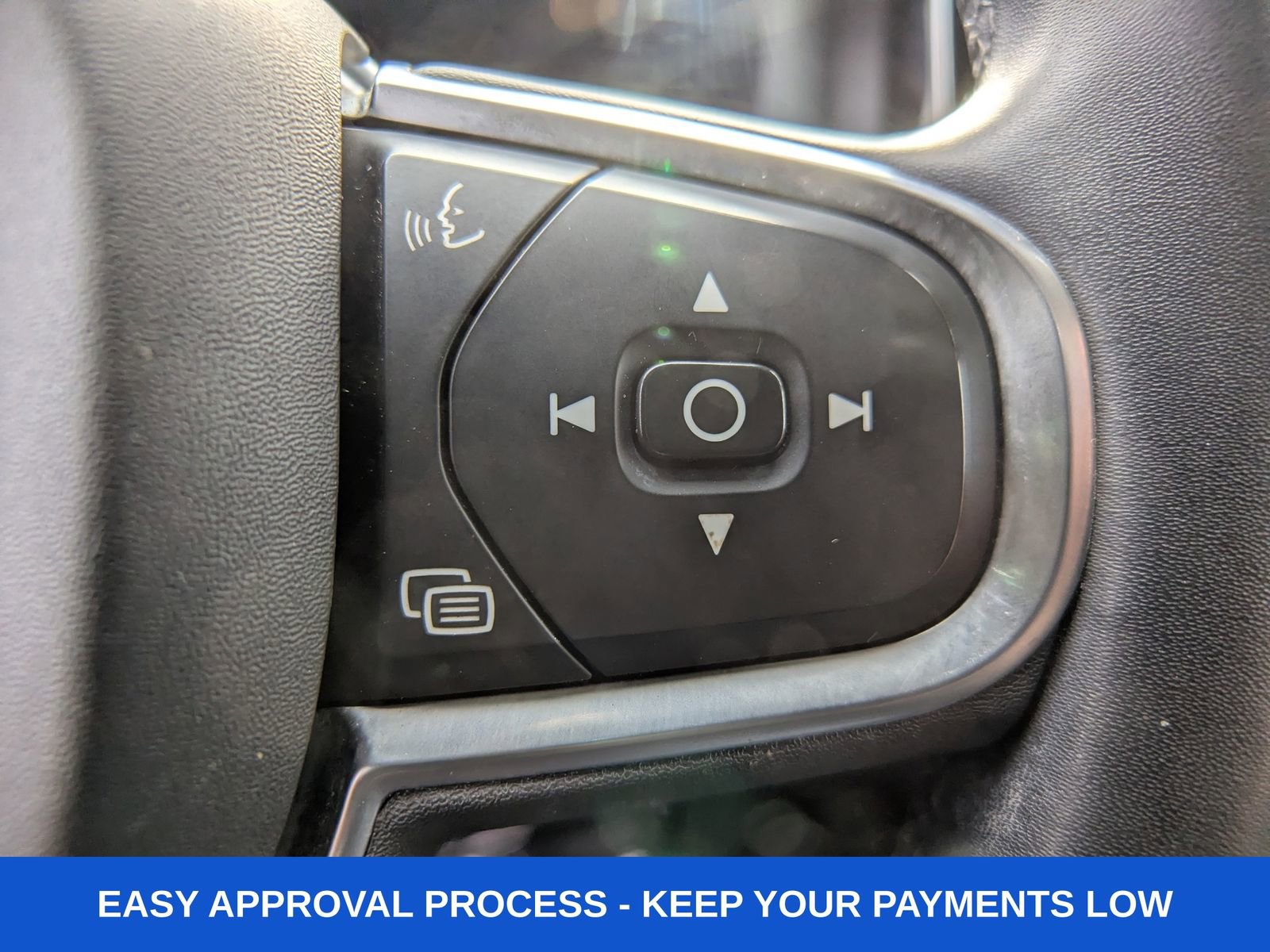 Used 2023 Volvo XC60 B5 Core image 34