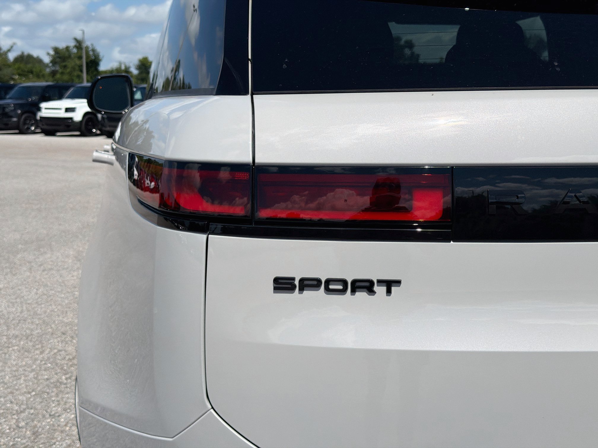 New 2027 Land Rover Range Rover Sport SE AWD/4WD image 10