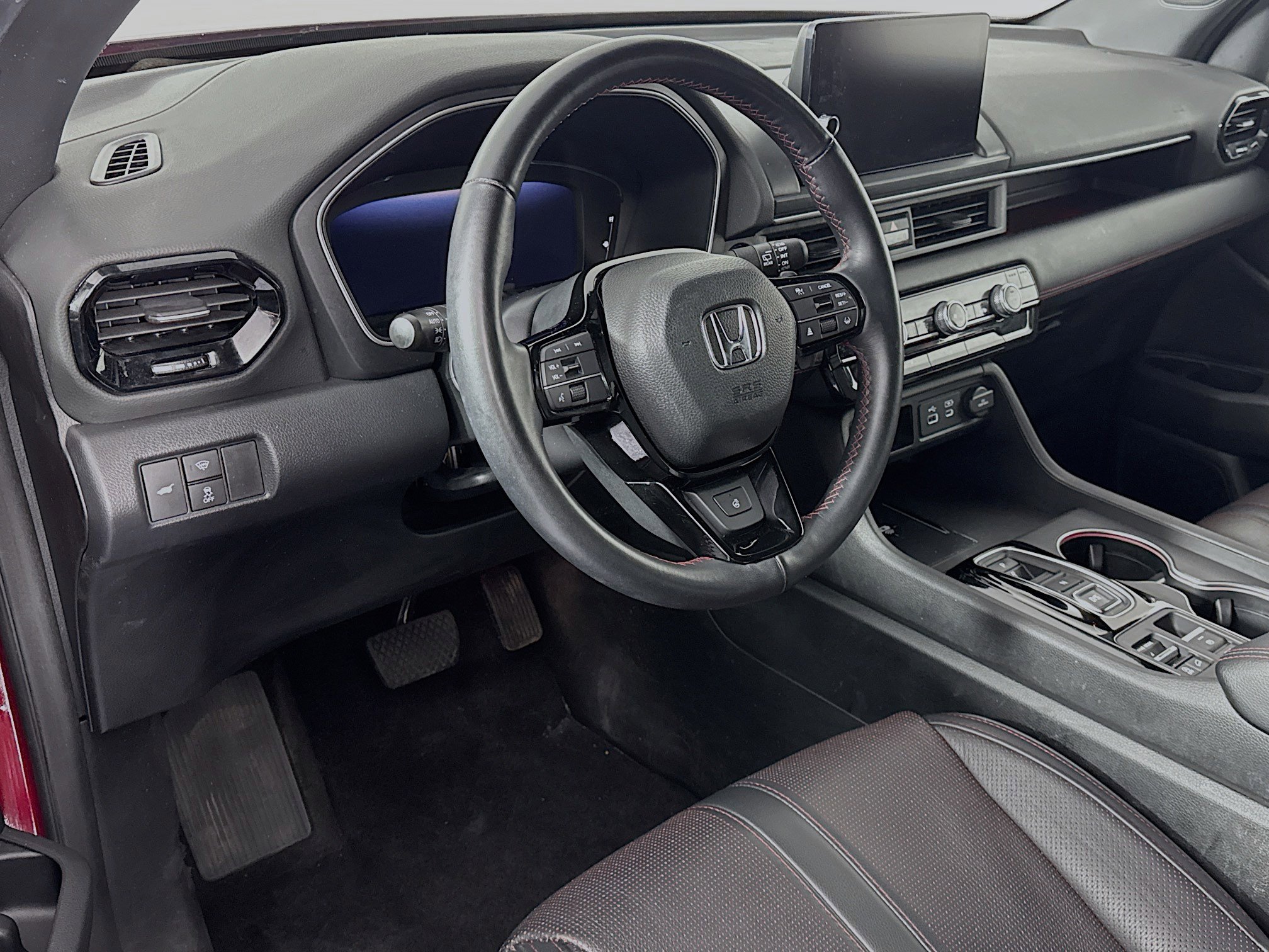 Certified 2025 Honda Pilot Black Edition image 9