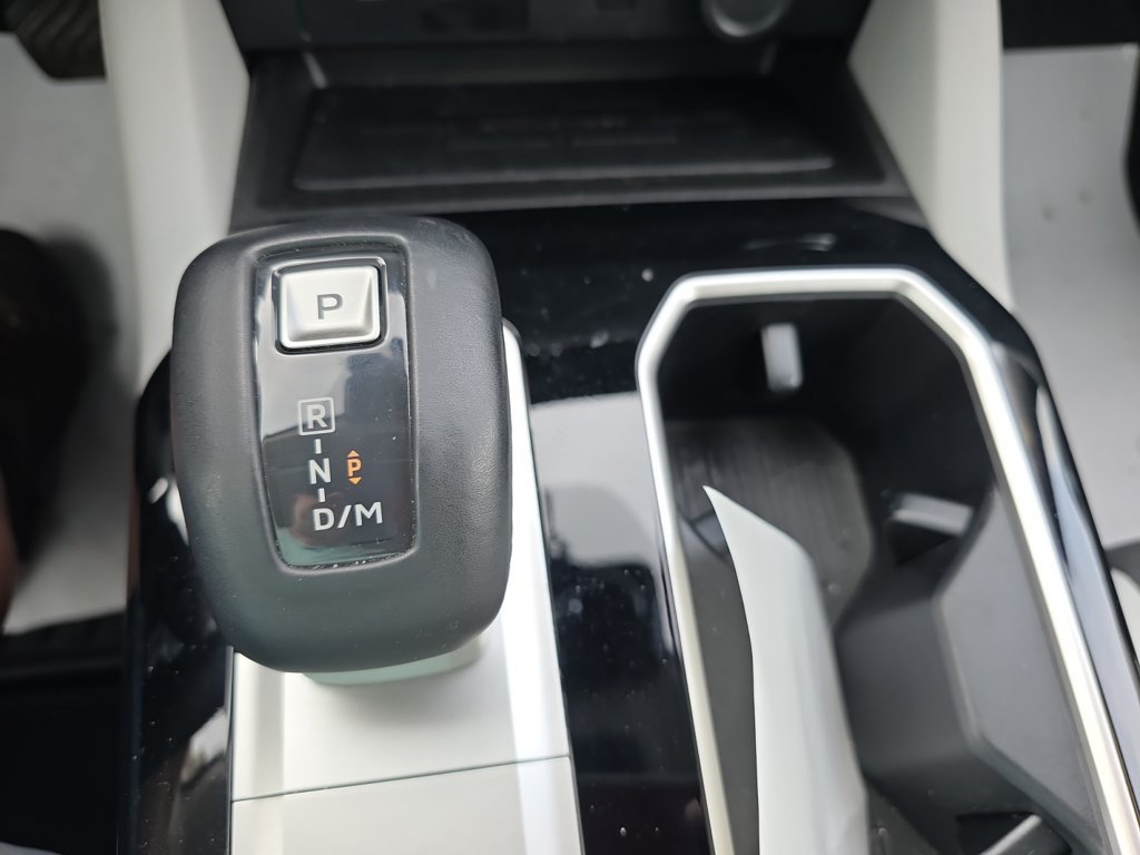 Used 2025 Mitsubishi Outlander SE FWD image 21
