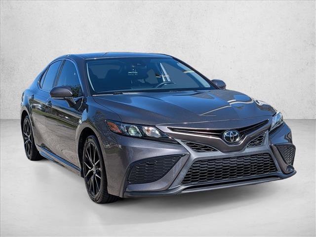 Used 2022 Toyota Camry SE FWD image 3