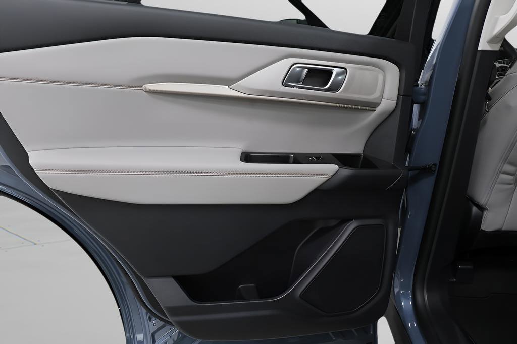 New 2026 Ford Explorer Active w/ Active Comfort Package image 23