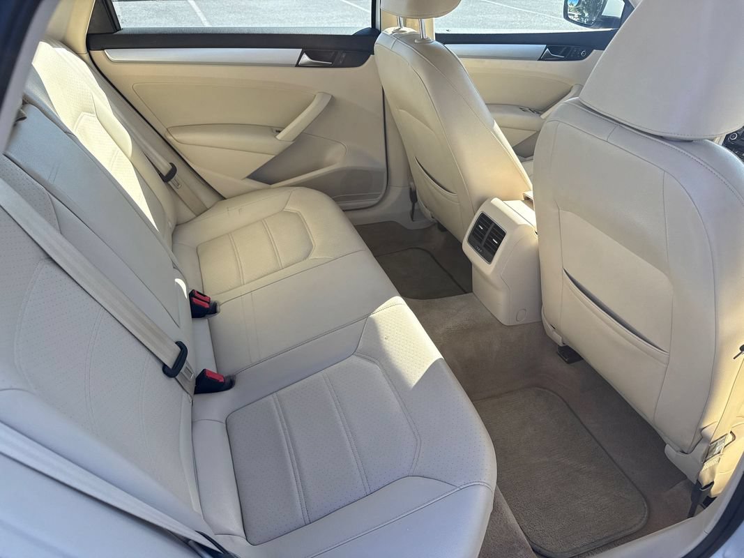 Used 2013 Volkswagen Passat 2.5 SE FWD image 11