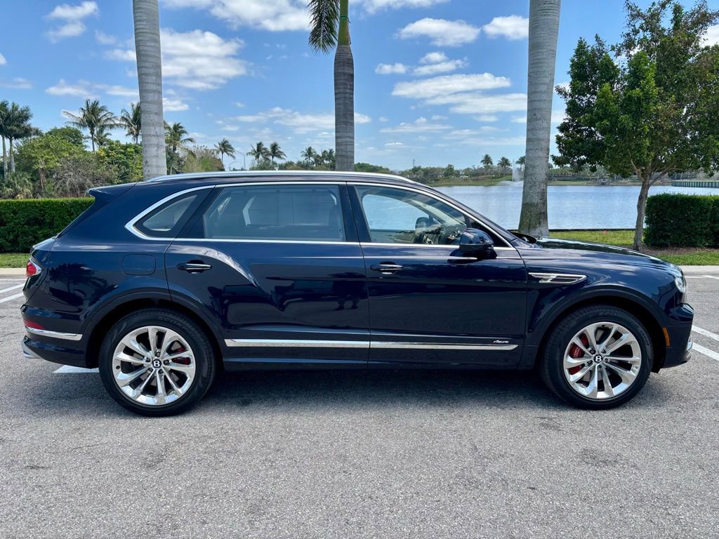 Used 2023 Bentley Bentayga Extended Wheelbase AWD/4WD image 5
