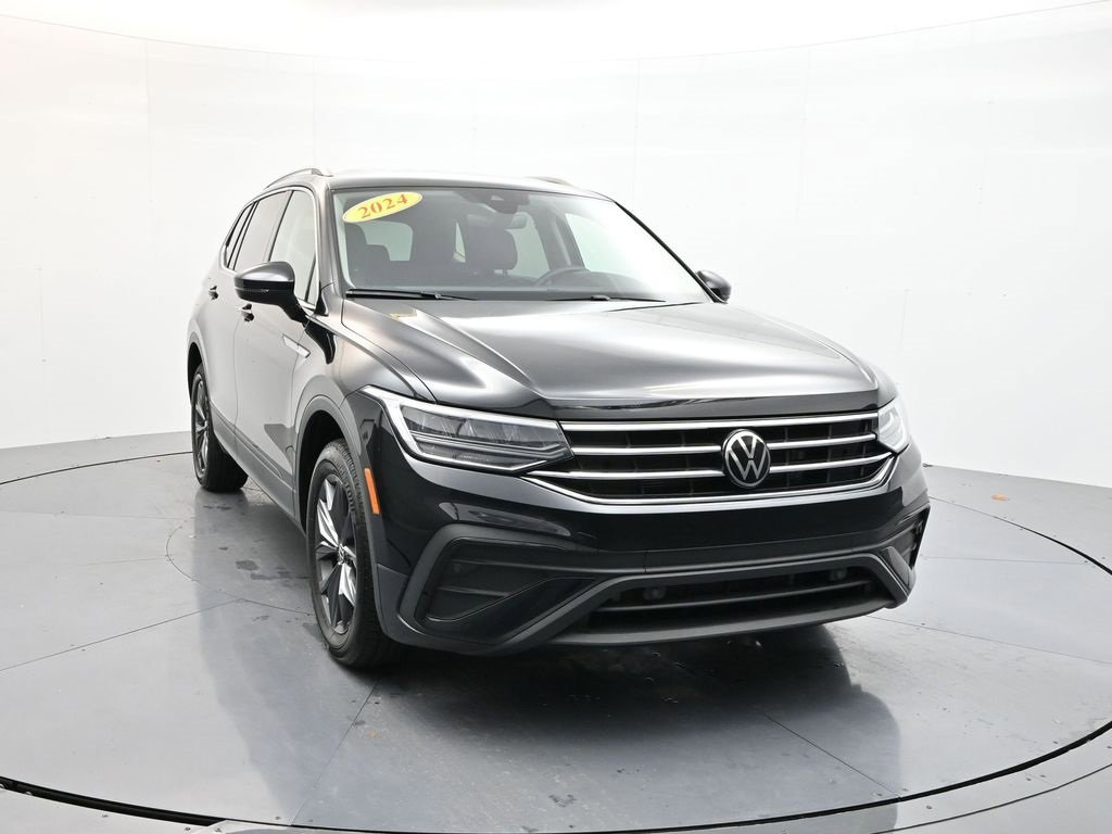 Used 2024 Volkswagen Tiguan SE