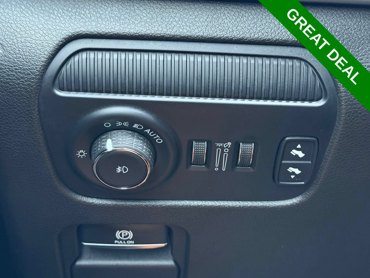Used 2023 Jeep Wagoneer 4WD w/ Premium Group I image 20