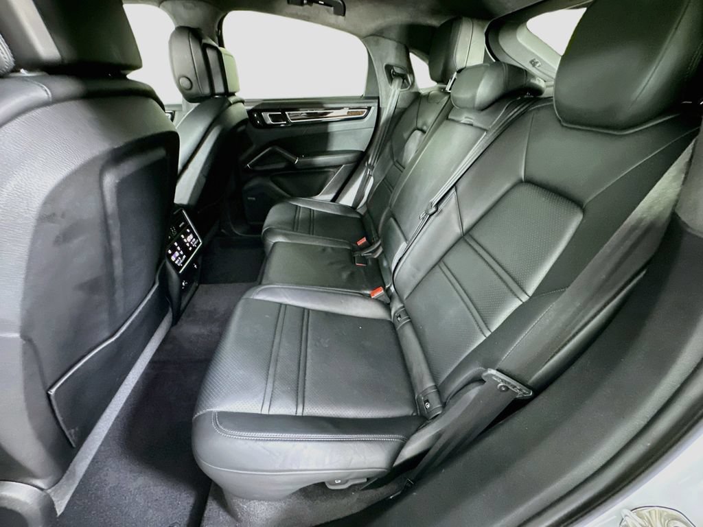 Certified 2023 Porsche Cayenne GTS AWD/4WD image 23