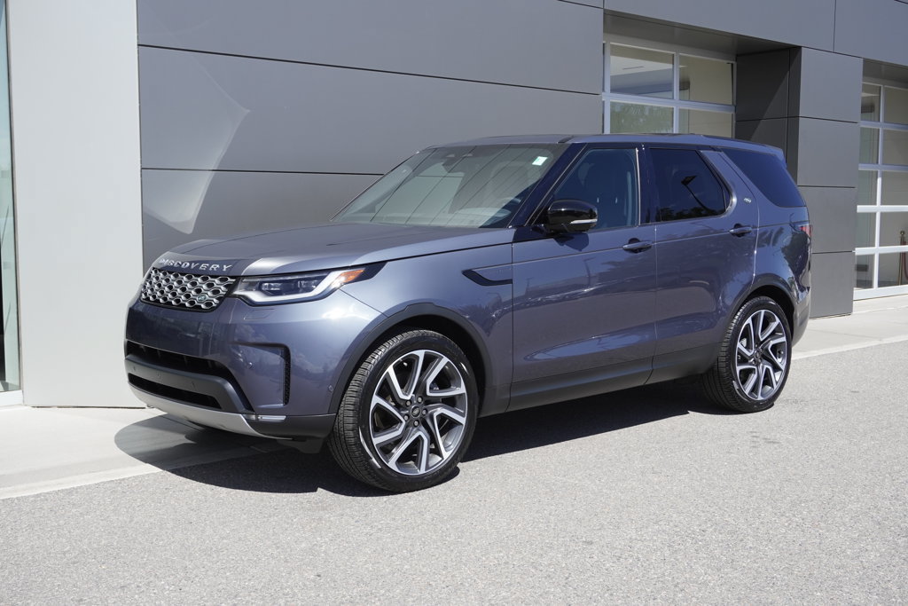 Used 2025 Land Rover Discovery S AWD/4WD image 3