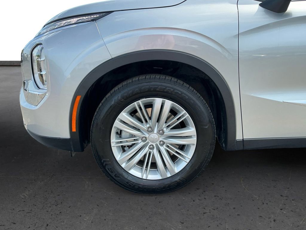 Used 2022 Mitsubishi Outlander ES image 13