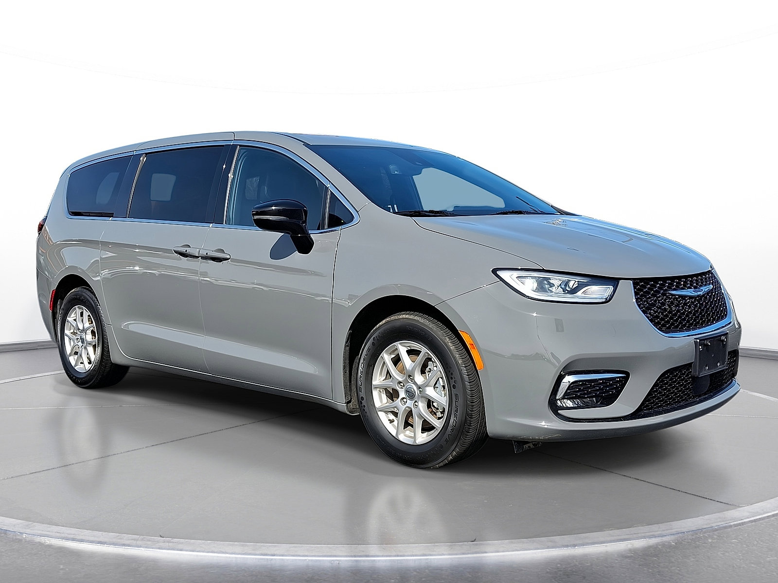 Used 2025 Chrysler Pacifica Select FWD image 1