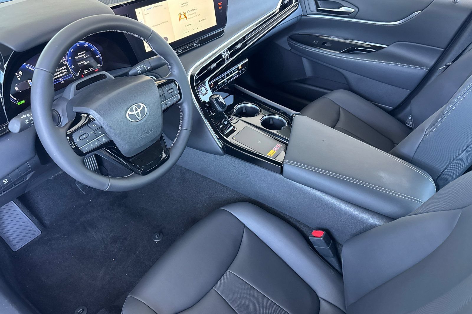 New 2026 Toyota Mirai RWD image 12